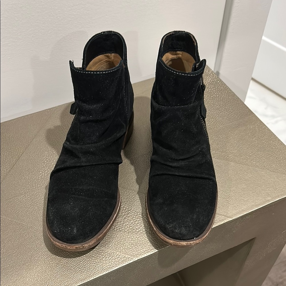Sofft Black Ankle Booties with Casual Style